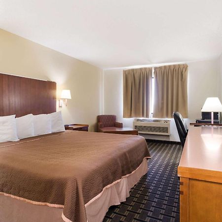 Rodeway Inn Галъп Екстериор снимка