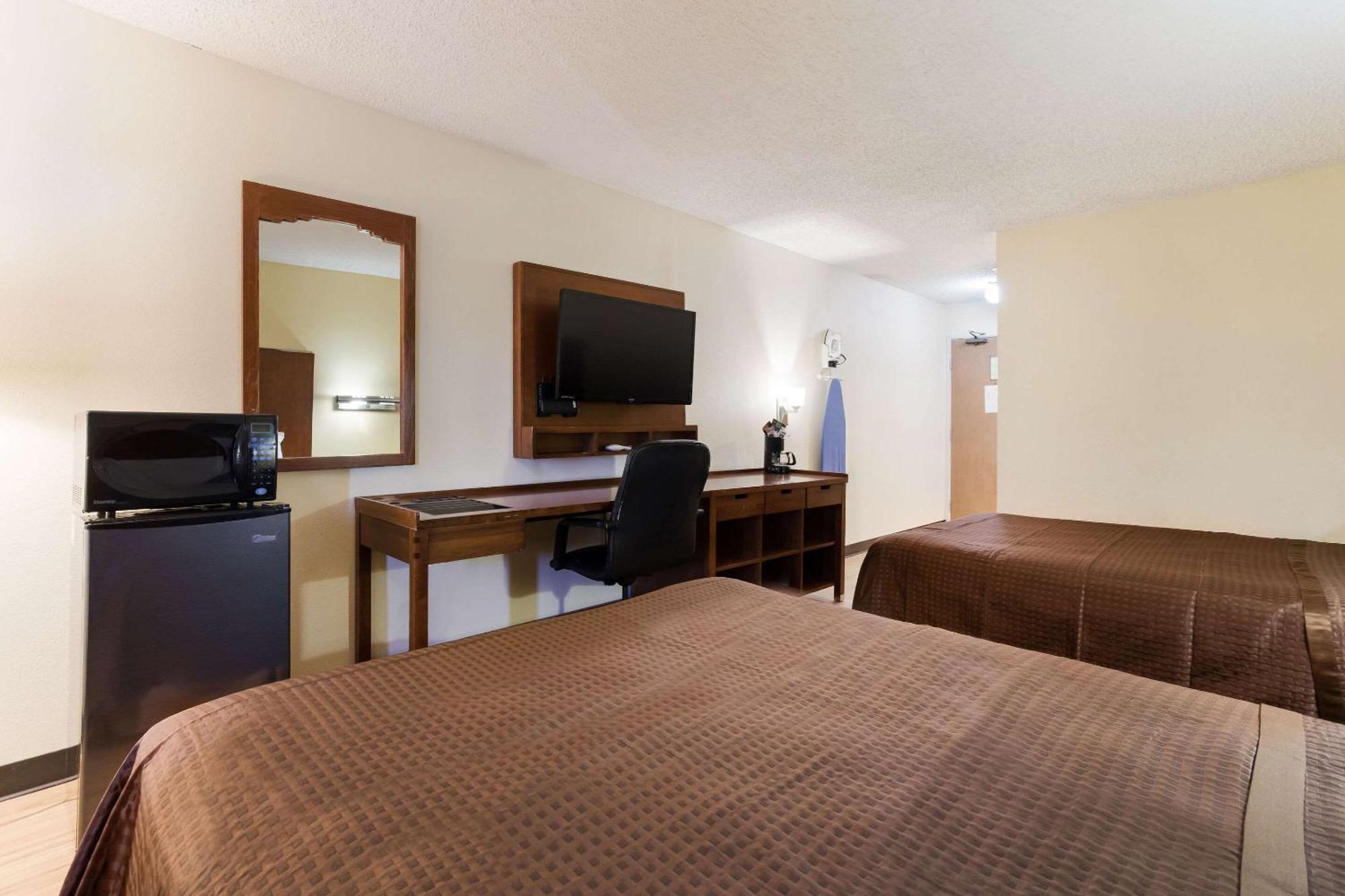 Rodeway Inn Галъп Екстериор снимка