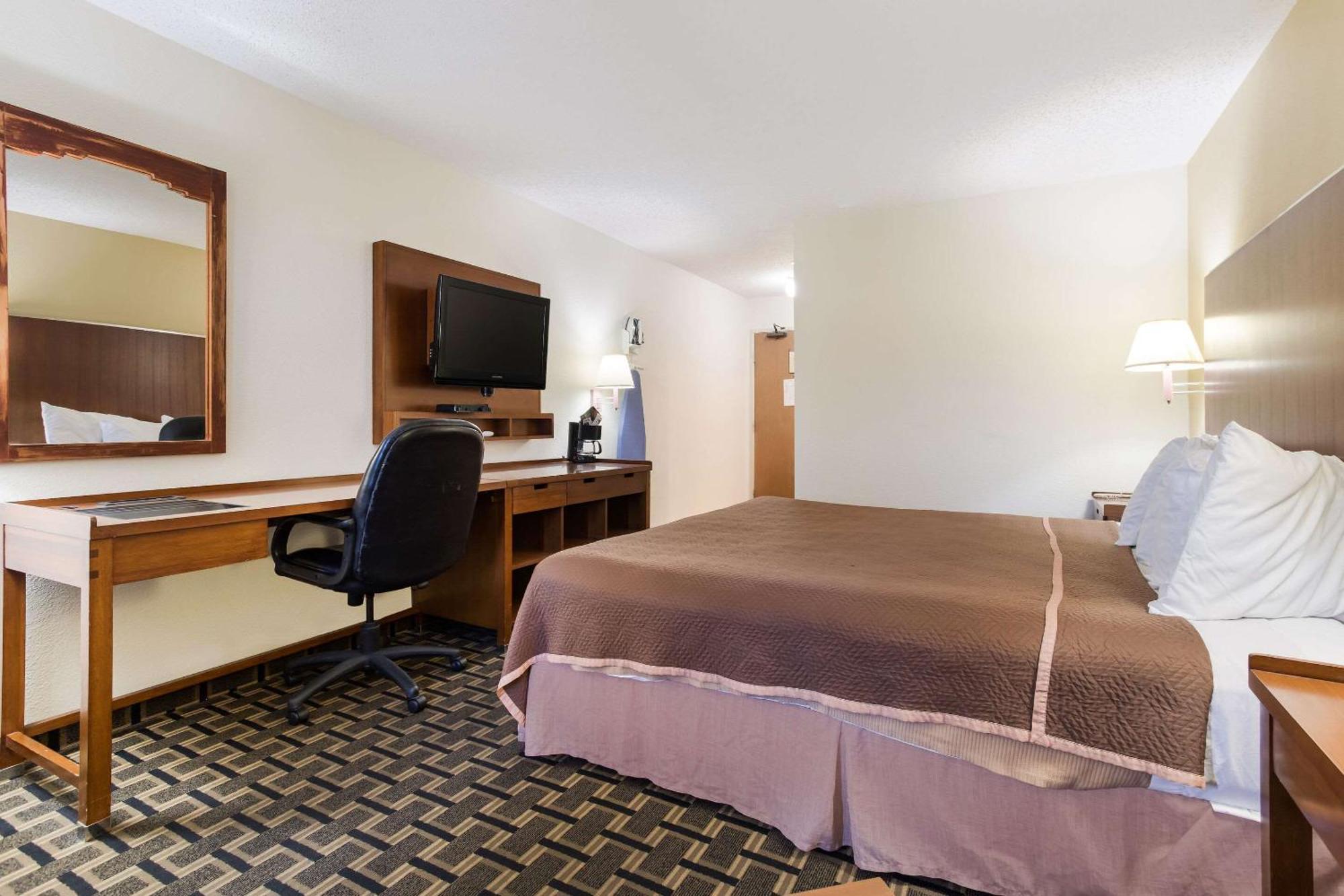 Rodeway Inn Галъп Екстериор снимка