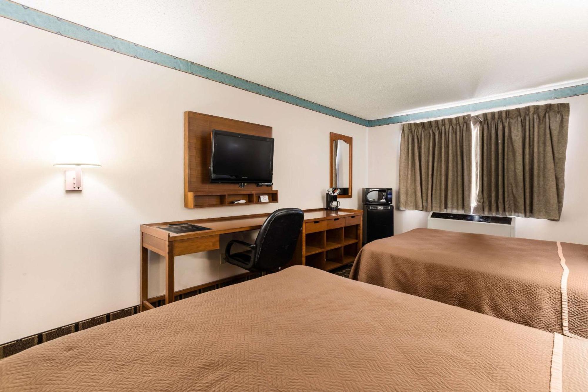 Rodeway Inn Галъп Екстериор снимка