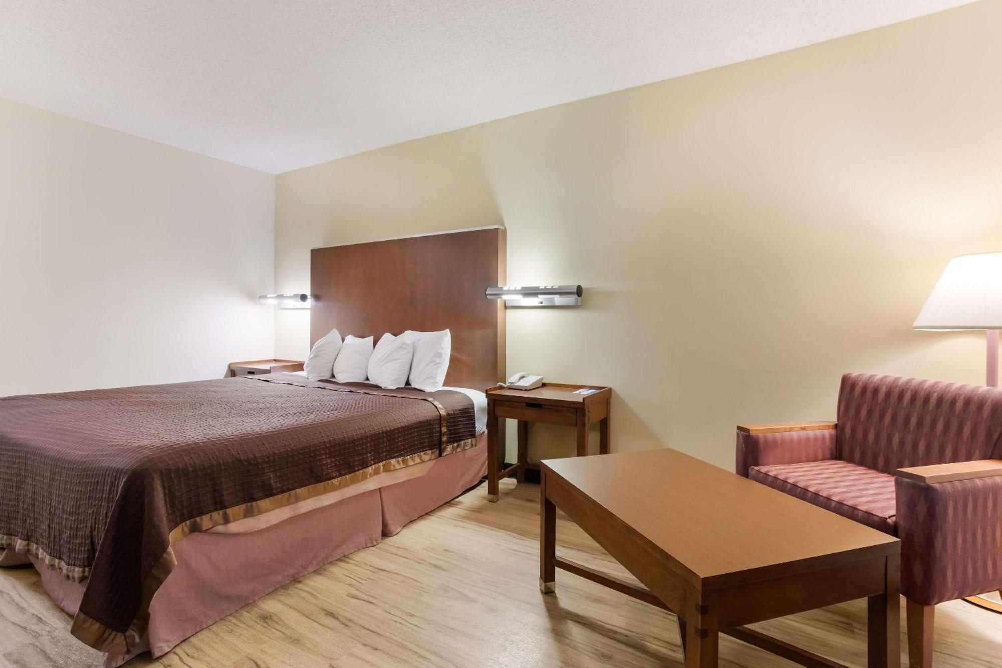 Rodeway Inn Галъп Екстериор снимка