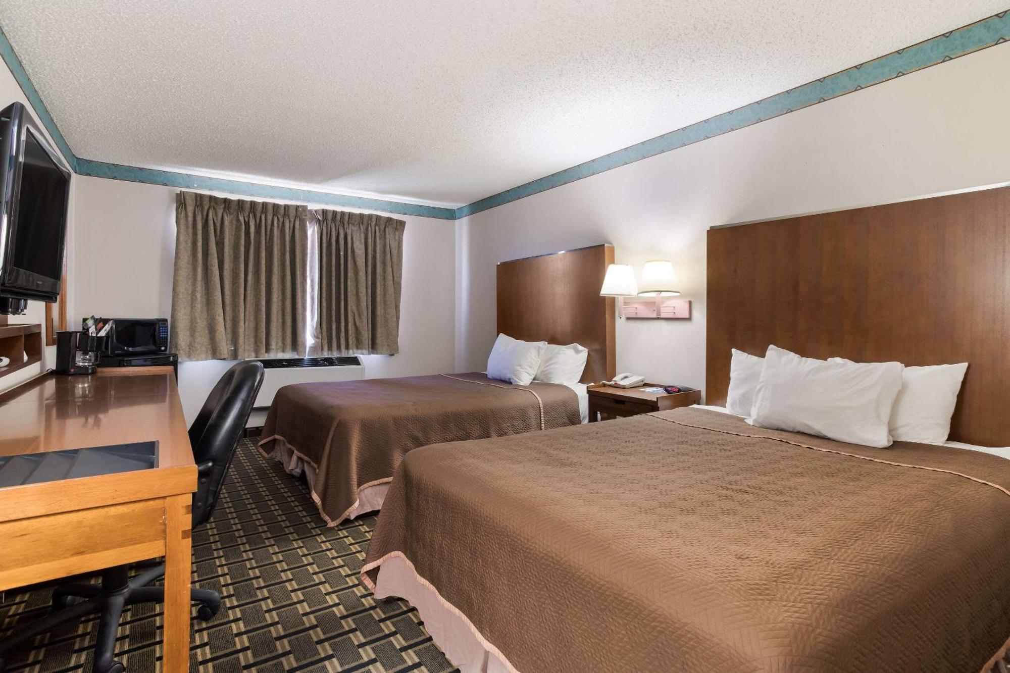 Rodeway Inn Галъп Екстериор снимка