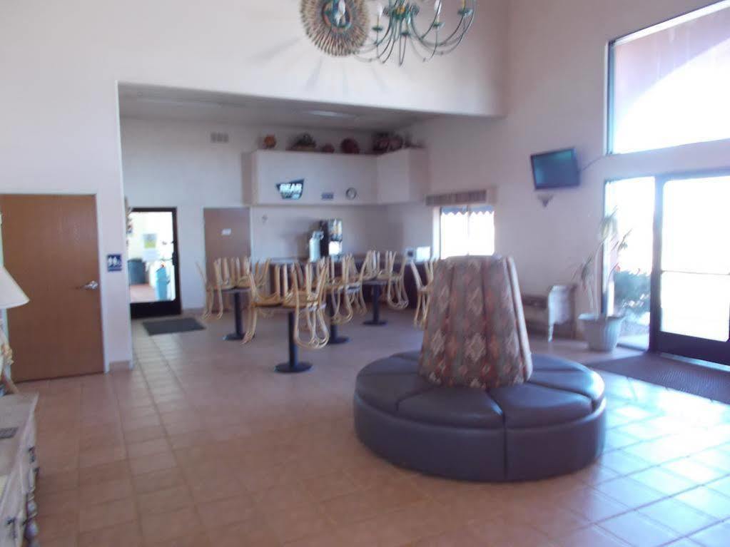 Rodeway Inn Галъп Екстериор снимка